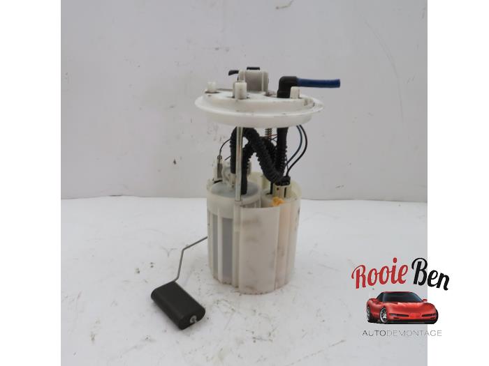 Gebruikte Tank element Pomp Opel Corsa D 1.2 16V Prijs € 20,00 Margeregeling aangeboden door Rooie Ben autodemontage