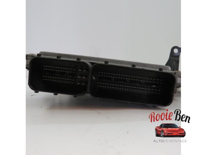 Computer Motormanagement van een Dodge Avenger (JS) 2.0 16V 2008