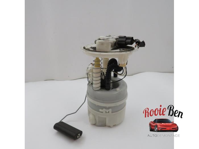 Gebruikte Tank element Pomp Renault Clio IV (5R) 1.2 TCE 16V GT EDC Prijs € 50,00 Margeregeling aangeboden door Rooie Ben autodemontage