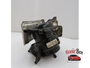 Gebruikte Motorsteun Chevrolet Silverado 1500 Standard Cab 5.3 V8 2500 4x4 Crew Cab Prijs op aanvraag aangeboden door Rooie Ben autodemontage