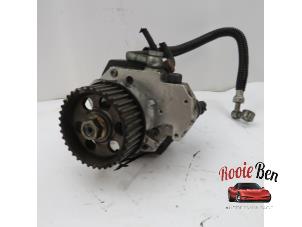 Gebruikte Dieselpomp Chrysler Voyager/Grand Voyager (RG/RS) 2.8 CRD 16V Autom. (Dodge Ram Van) Prijs op aanvraag aangeboden door Rooie Ben autodemontage