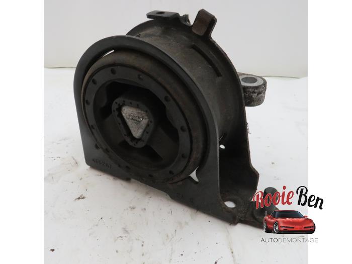Gebruikte Motorsteun Chrysler Voyager/Grand Voyager (RG/RS) 2.8 CRD 16V Autom. (Dodge Ram Van) Prijs € 20,00 Margeregeling aangeboden door Rooie Ben autodemontage