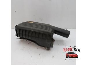 Gebruikte Luchtfilterhuis Mercedes E (W213) E-200 2.0 Turbo 16V Prijs op aanvraag aangeboden door Rooie Ben autodemontage