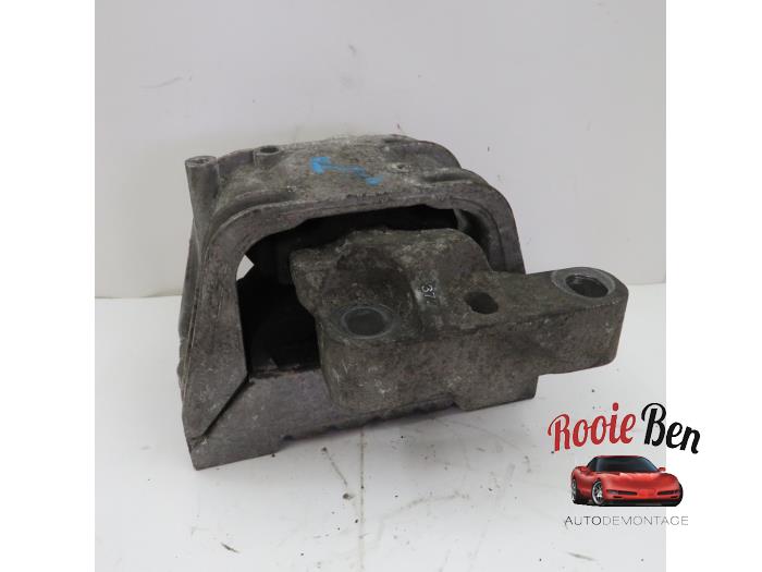 Gebruikte Motorrubber Volkswagen Caddy III (2KA,2KH,2CA,2CH) 2.0 SDI Prijs € 25,00 Margeregeling aangeboden door Rooie Ben autodemontage