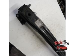 Gebruikte Bumperbalk voor Volkswagen Caddy III (2KA,2KH,2CA,2CH) 2.0 SDI Prijs € 50,00 Margeregeling aangeboden door Rooie Ben autodemontage