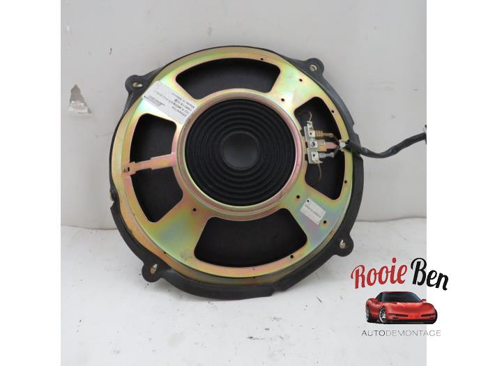 Subwoofer van een Cadillac CTS I 3.6 V6 24V 2004