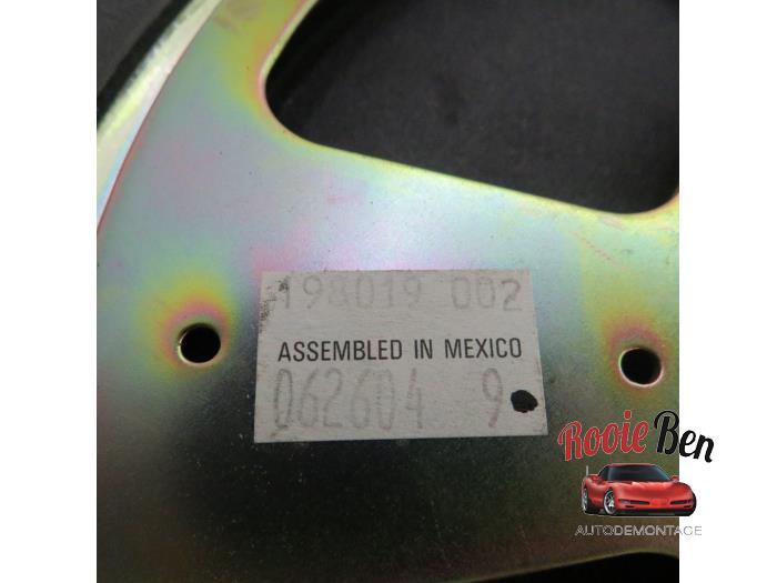 Subwoofer van een Cadillac CTS I 3.6 V6 24V 2004