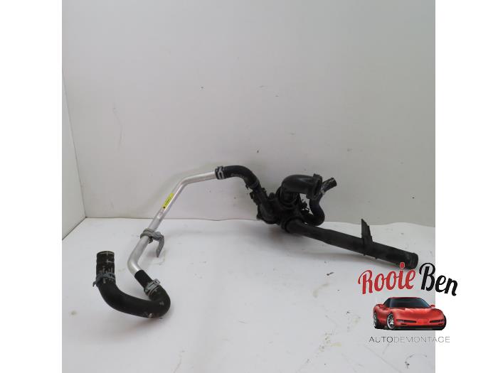 Gebruikte Thermostaathuis Mercedes E (W213) E-200 2.0 Turbo 16V Prijs € 75,00 Margeregeling aangeboden door Rooie Ben autodemontage