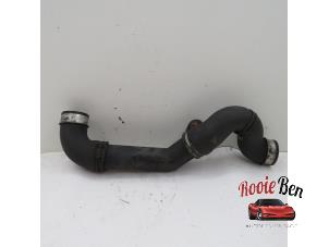 Gebruikte Intercooler Buis Volkswagen Caddy III (2KA,2KH,2CA,2CH) 1.9 TDI Prijs € 50,00 Margeregeling aangeboden door Rooie Ben autodemontage