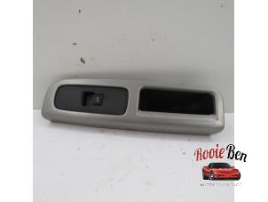 Gebruikte Ruit schakelaar elektrisch Volvo V50 (MW) 1.8 16V Prijs € 10,00 Margeregeling aangeboden door Rooie Ben autodemontage