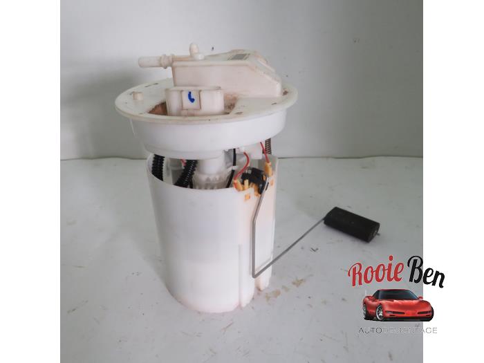 Gebruikte Benzinepomp Ford Fiesta 7 1.1 Ti-VCT 12V 85 Prijs € 75,00 Margeregeling aangeboden door Rooie Ben autodemontage
