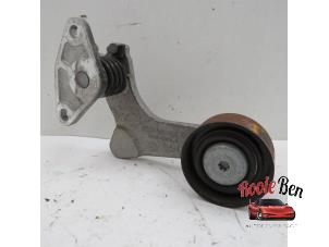 Gebruikte Spanner multiriem Kia Optima 2.0 CVVT Hybrid 16V Prijs op aanvraag aangeboden door Rooie Ben autodemontage