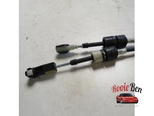 Gebruikte Versnellingsbak Bedieningskabel Landrover Range Rover Evoque (LVJ/LVS) Prijs op aanvraag aangeboden door Rooie Ben autodemontage