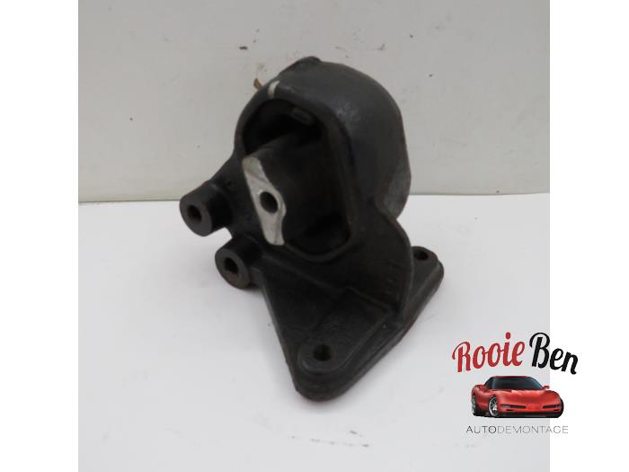 Gebruikte Motorsteun Dodge 1500 Crew Cab (DS) 5.7 Hemi V8 4x4 Prijs € 50,00 Margeregeling aangeboden door Rooie Ben autodemontage