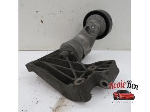Gebruikte Dynamosteun onder Saab 9-3 Sport Estate (YS3F) 1.8i 16V Prijs € 35,00 Margeregeling aangeboden door Rooie Ben autodemontage