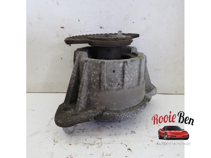 Gebruikte Motorrubber Mercedes C (W204) 1.8 C-180K 16V Prijs € 25,00 Margeregeling aangeboden door Rooie Ben autodemontage