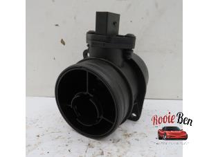 Gebruikte Luchtmassameter Audi A4 Avant (B7) 2.0 TDI 16V Prijs € 30,00 Margeregeling aangeboden door Rooie Ben autodemontage