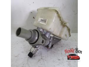 Gebruikte Hoofdremcilinder Mercedes ML II (164/4JG) 3.0 ML-280 CDI 4-Matic V6 24V Prijs € 20,00 Margeregeling aangeboden door Rooie Ben autodemontage