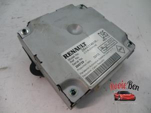 Gebruikte Camera module Renault Megane III Coupe (DZ) 1.5 dCi 110 Prijs € 150,00 Margeregeling aangeboden door Rooie Ben autodemontage