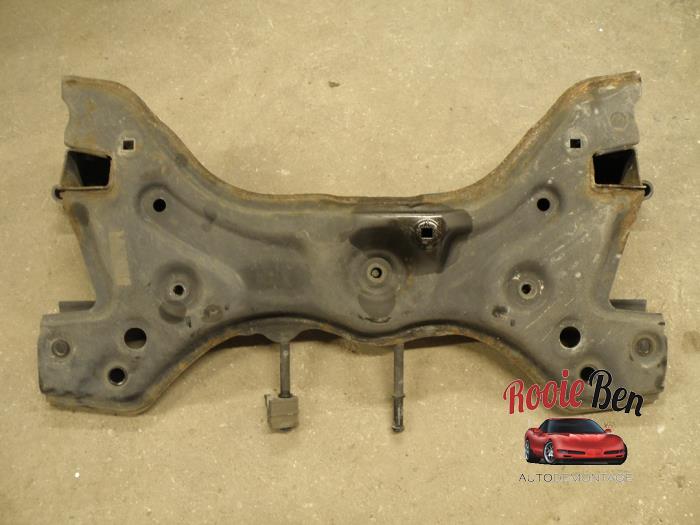 Subframe van een Volkswagen Up! (121) 1.0 12V 75 2012