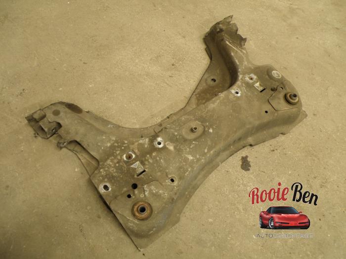 Gebruikte Subframe Renault Clio III (BR/CR) 1.2 16V 75 Prijs € 50,00 Margeregeling aangeboden door Rooie Ben autodemontage