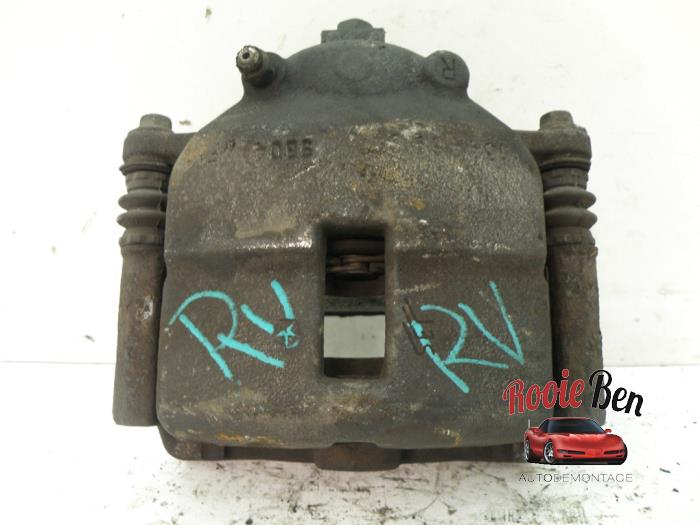 Remklauw (Tang) rechts-voor van een Chrysler PT Cruiser 2.0 16V 2001