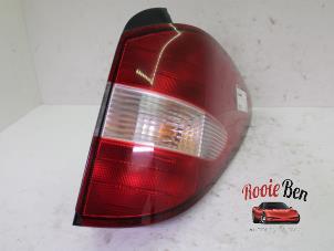 Gebruikte Achterlicht rechts Ssang Yong Rodius 2.7 270 Xdi 20V 4x2 Prijs € 40,00 Margeregeling aangeboden door Rooie Ben autodemontage