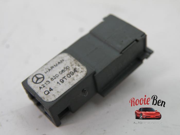 Gebruikte Microfoon Mercedes A (177.0) 2.0 A-220 Turbo 16V Prijs € 15,00 Margeregeling aangeboden door Rooie Ben autodemontage