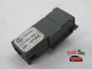 Gebruikte Microfoon Mercedes A (177.0) 2.0 A-220 Turbo 16V Prijs op aanvraag aangeboden door Rooie Ben autodemontage