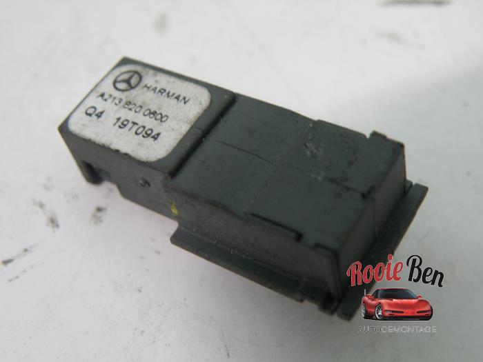 Gebruikte Microfoon Mercedes A (177.0) 2.0 A-220 Turbo 16V Prijs € 15,00 Margeregeling aangeboden door Rooie Ben autodemontage