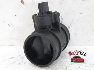 Gebruikte Luchtmassameter Opel Corsa E 1.4 16V Prijs € 30,00 Margeregeling aangeboden door Rooie Ben autodemontage