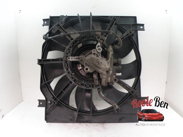Gebruikte Fan Radiateur Jeep Grand Cherokee (WG/WJ) 2.7 CRD 20V Prijs op aanvraag aangeboden door Rooie Ben autodemontage