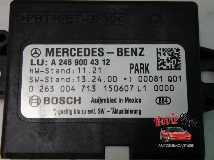 PDC Module van een Mercedes-Benz A (W176) 1.6 A-180 16V 2015