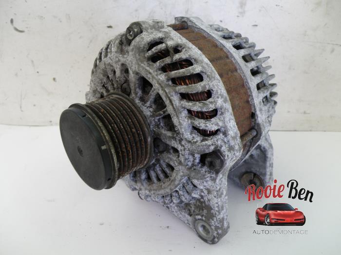 Gebruikte Dynamo Nissan Qashqai (J10) 1.6 16V Prijs € 45,00 Margeregeling aangeboden door Rooie Ben autodemontage
