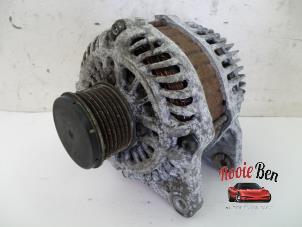 Dynamo van een Nissan Qashqai (J10) 1.6 16V 2012