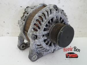 Dynamo van een Nissan Qashqai (J10) 1.6 16V 2012