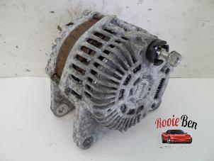 Dynamo van een Nissan Qashqai (J10) 1.6 16V 2012