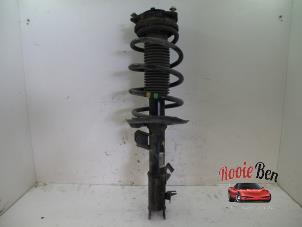 Gebruikte Voorpoot rechts Nissan Qashqai (J10) 1.6 16V Prijs € 100,00 Margeregeling aangeboden door Rooie Ben autodemontage