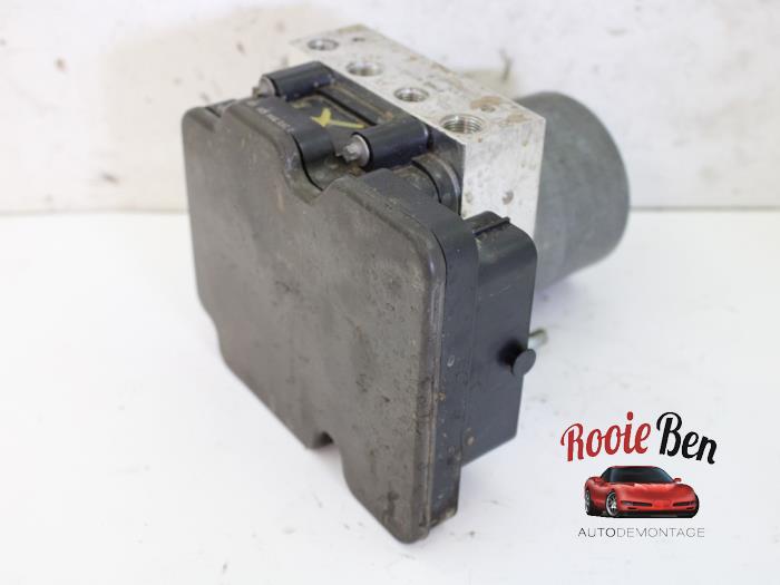 Gebruikte ABS Pomp Renault Clio V (RJAB) 1.0 TCe 100 12V Prijs € 100,00 Margeregeling aangeboden door Rooie Ben autodemontage