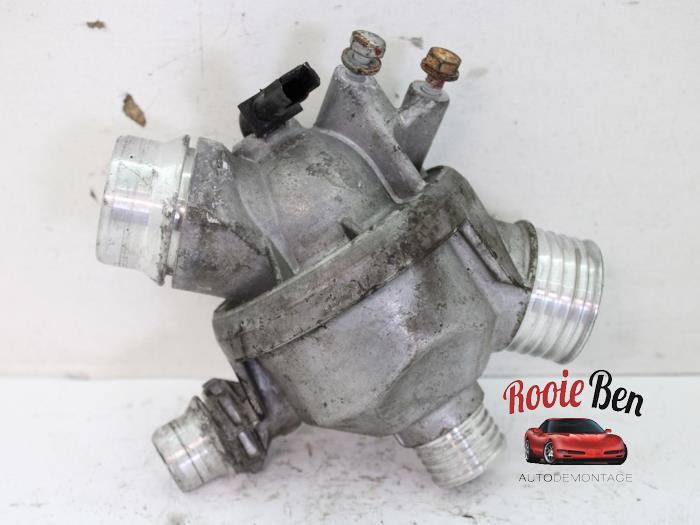 Gebruikte Thermostaathuis BMW 3 serie (E90) 330i 24V Prijs € 45,00 Margeregeling aangeboden door Rooie Ben autodemontage