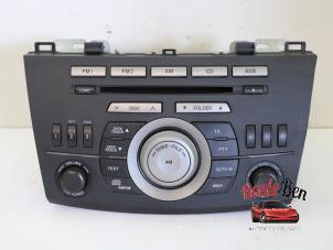Gebruikte Radio CD Speler Mazda 3 Sport (BL14/BLA4/BLB4) 1.6i MZR 16V Prijs op aanvraag aangeboden door Rooie Ben autodemontage