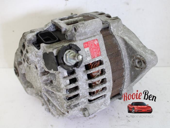 Dynamo van een Nissan Almera Tino (V10M) 1.8 16V 2004