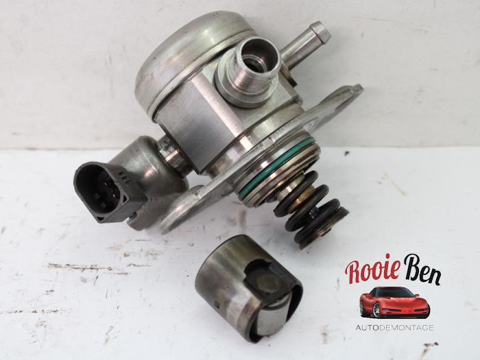 Gebruikte Hogedrukpomp Mercedes E (W213) E-200 2.0 Turbo 16V Prijs € 150,00 Margeregeling aangeboden door Rooie Ben autodemontage