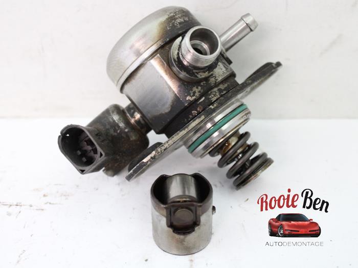 Gebruikte Hogedrukpomp Mercedes E (W213) E-200 2.0 Turbo 16V Prijs € 150,00 Margeregeling aangeboden door Rooie Ben autodemontage