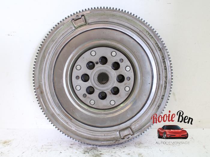 Gebruikte Dubbele massa vliegwiel Mercedes E (W213) E-200 2.0 Turbo 16V Prijs € 100,00 Margeregeling aangeboden door Rooie Ben autodemontage