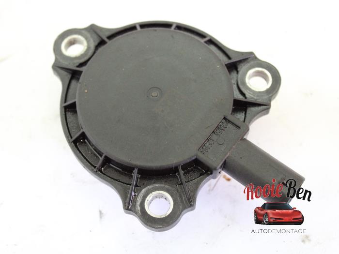 Gebruikte Nokkenas Sensor Mercedes E (W213) E-200 2.0 Turbo 16V Prijs € 30,00 Margeregeling aangeboden door Rooie Ben autodemontage