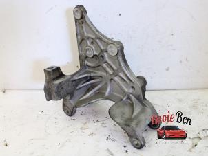 Gebruikte Dynamosteun onder Chevrolet Equinox 3.4 V6 4x4 Prijs op aanvraag aangeboden door Rooie Ben autodemontage