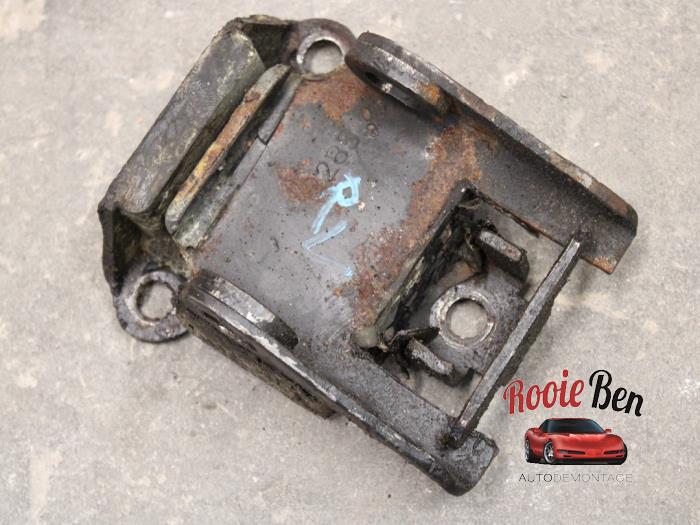 Gebruikte Motorrubber Chevrolet Corvette (C3) 5.7 4BBL. Prijs € 25,00 Margeregeling aangeboden door Rooie Ben autodemontage