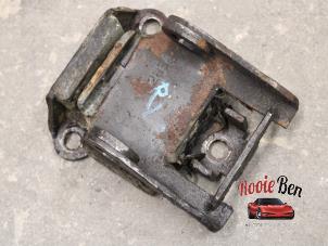 Gebruikte Motorsteun Chevrolet Corvette (C3) 5.7 4BBL. Prijs € 25,00 Margeregeling aangeboden door Rooie Ben autodemontage