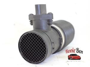 Gebruikte Luchtmassameter Porsche Cayenne (9PA) 4.5 S V8 32V Prijs € 40,00 Margeregeling aangeboden door Rooie Ben autodemontage